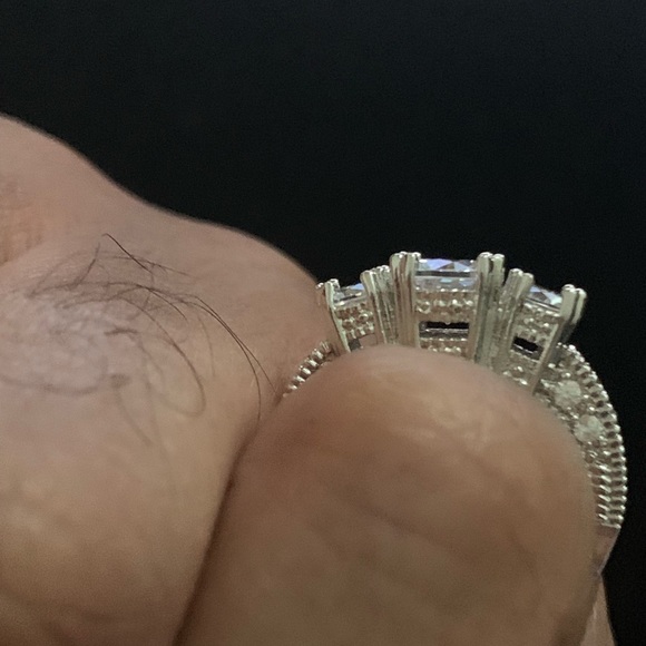 Ring - Picture 3 of 6